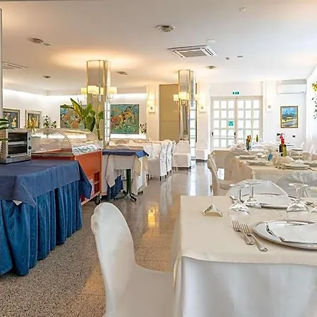 Hotiday Cagliari Sant'elena 4*