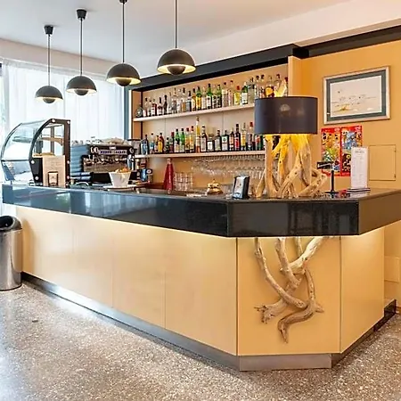 Hotiday Cagliari Sant'elena 4*